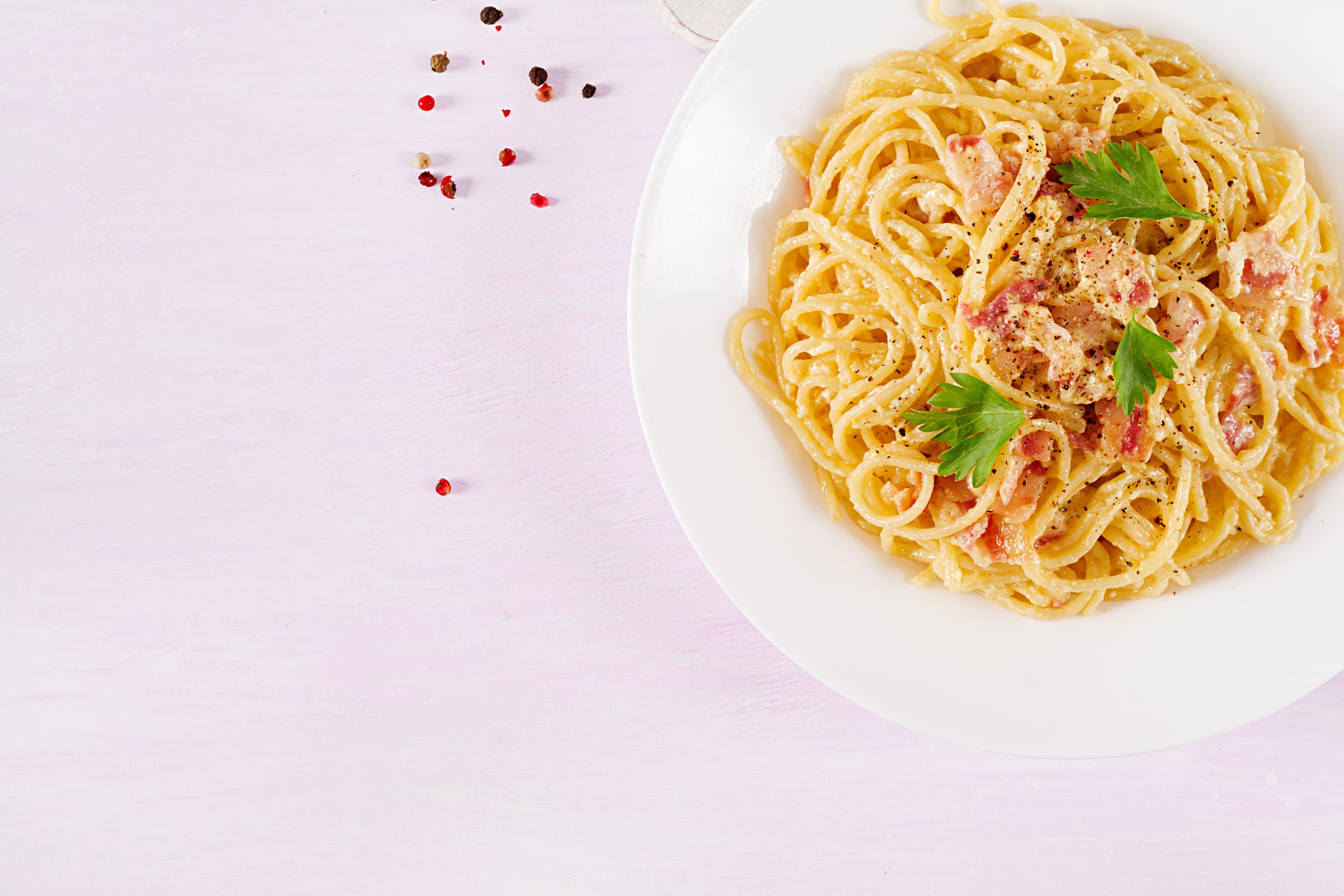ricetta spaghetti carbonara con pancetta e uova
